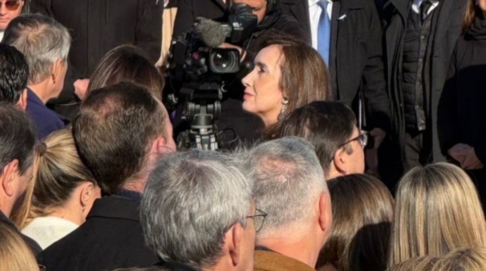 Villarruel le dio la espalda a Milei durante el Himno