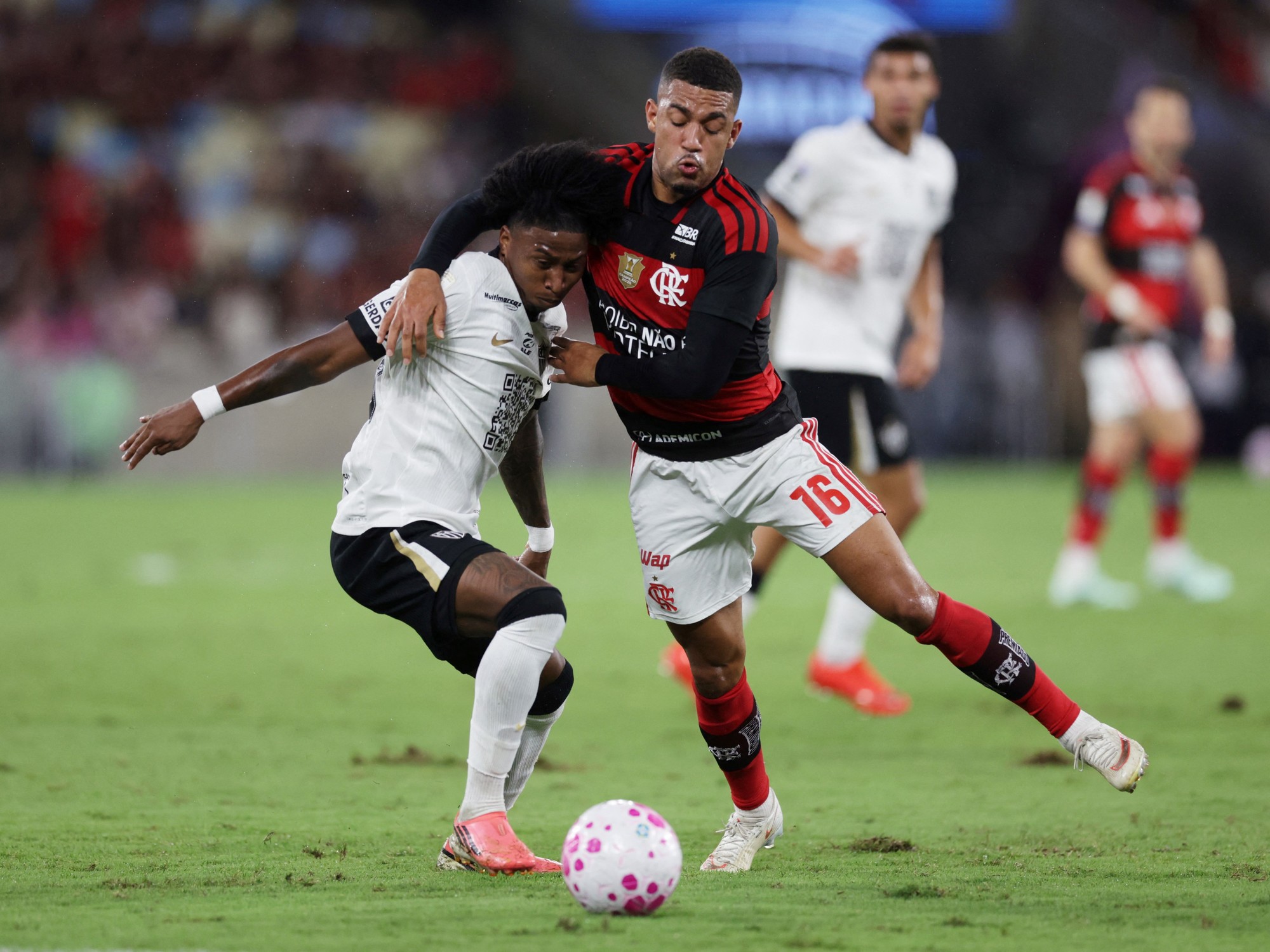 Atlético Mineiro, rival de Boca en la final continental, cayó frente a Flamengo en el Maracaná