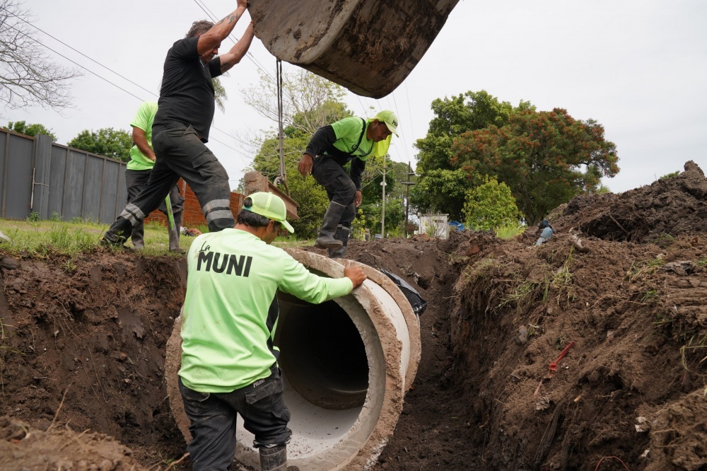 Avanzan las obras de drenaje pluvial en el canal de Laguna Brava