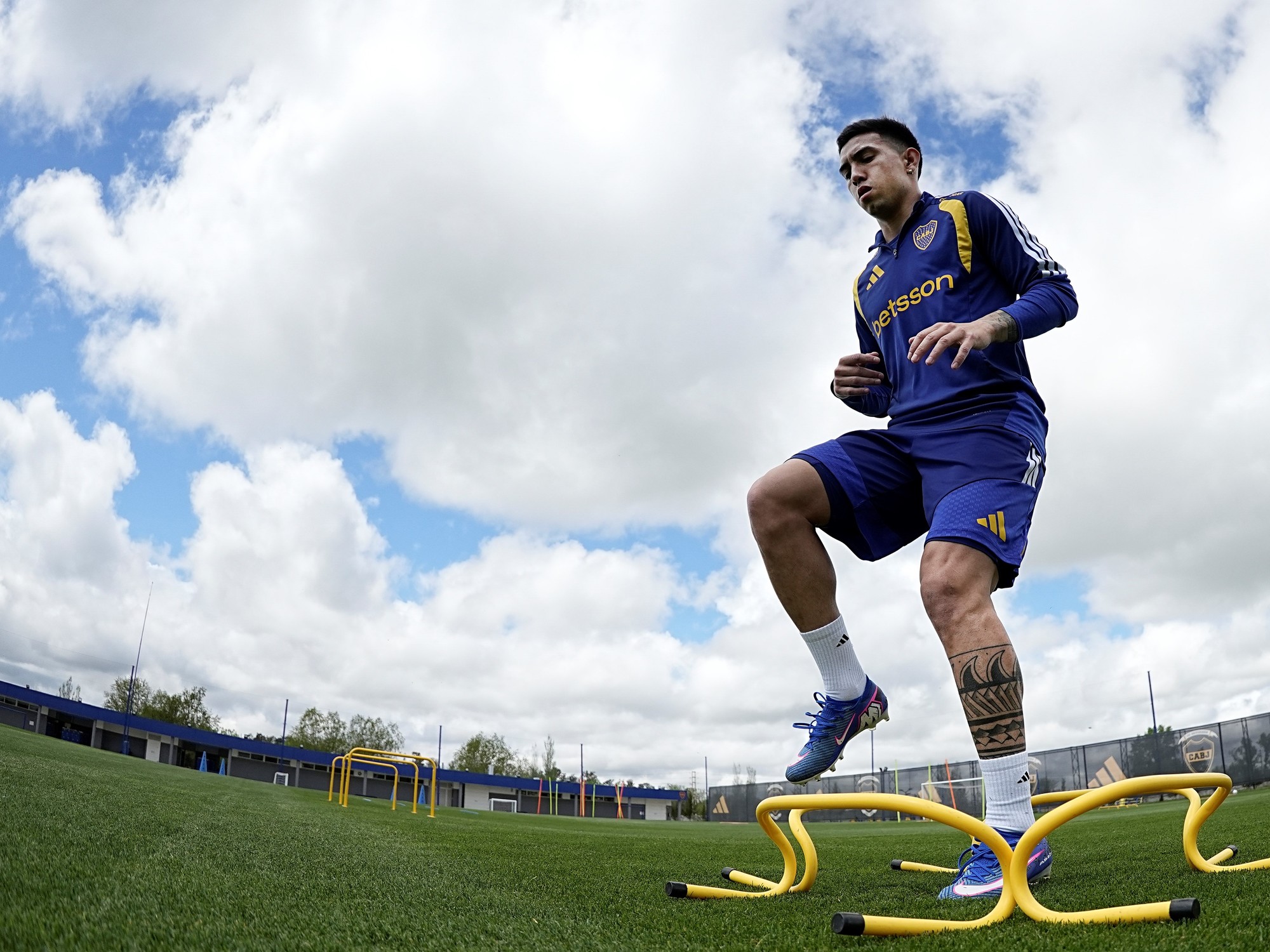 Boca recupera a un jugador clave y viaja a Brasil para definir la semifinal