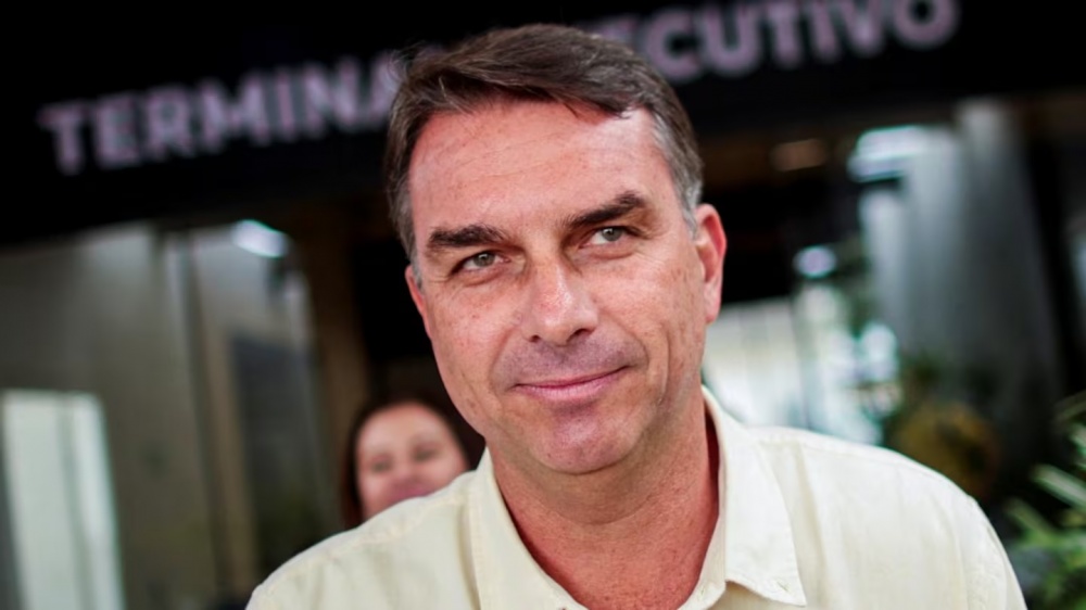 Brasil: la Justicia le prohibió salir del país a Flávio Bolsonaro tras su derrota electoral