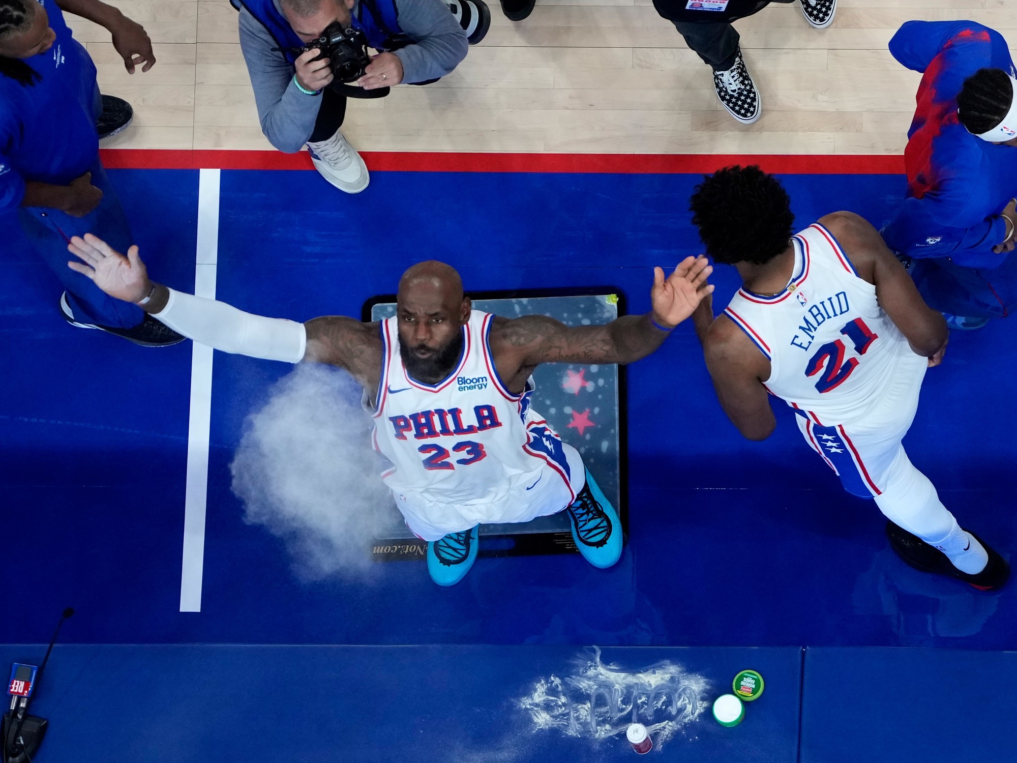 Comienza una nueva temporada de la NBA con grandes expectativas y renovados planteles
