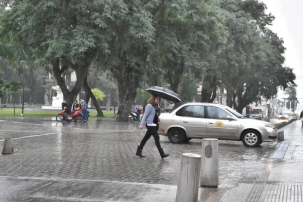 Corrientes: emiten alerta amarilla por tormentas y lluvias intensas para este miércoles
