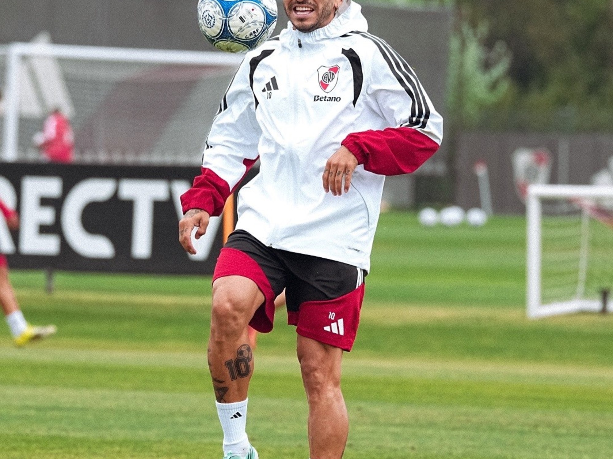 El delantero Ángel Correa se prepara para su primer Superclásico en la Bombonera con la camiseta de River