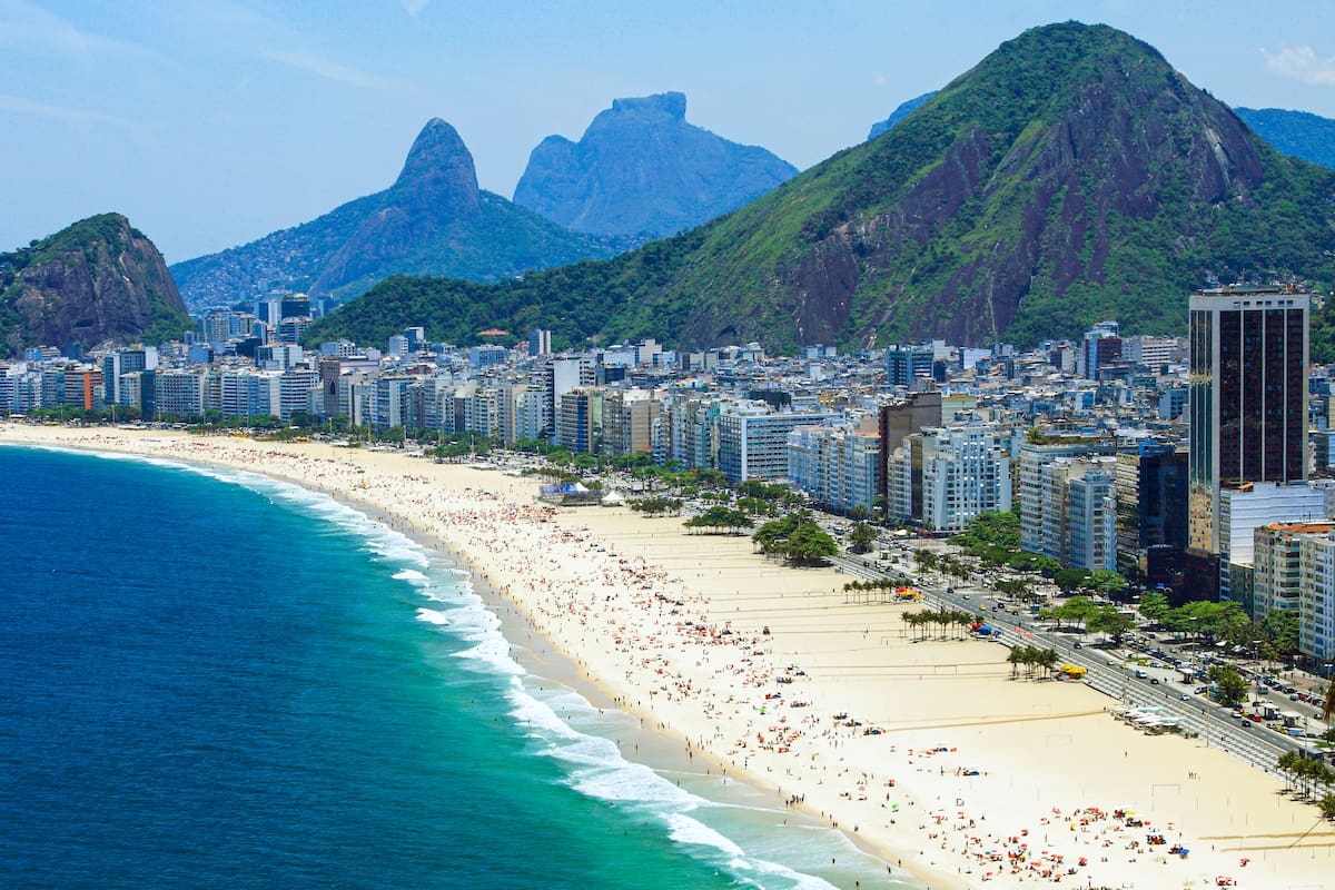El real se devaluó y Brasil gana atractivo para el turismo de verano