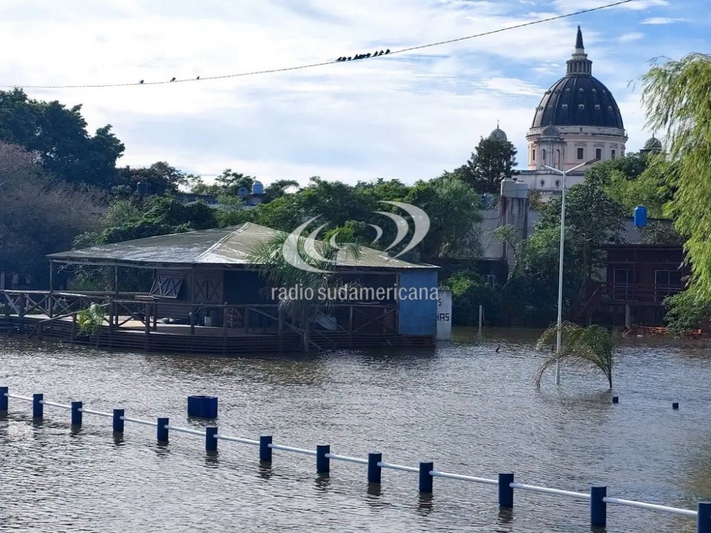 El río Paraná se estacionó en Itatí y aguardan una baja paulatina en el nivel del agua