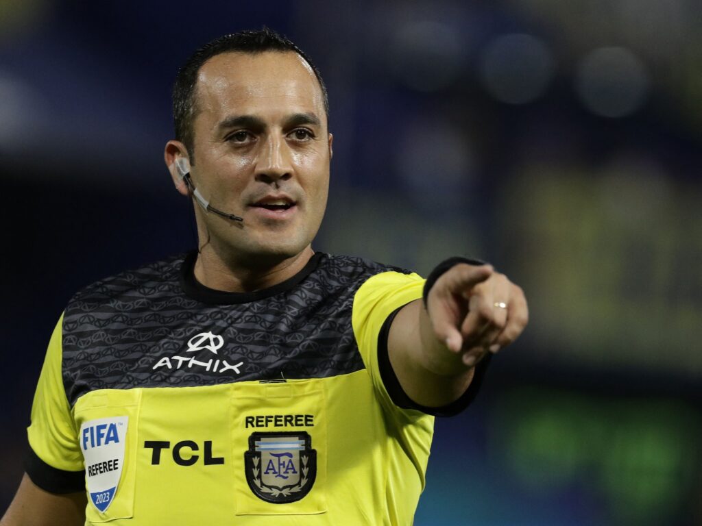 Fernando Espinoza volverá a dirigir en el ascenso tras la sanción