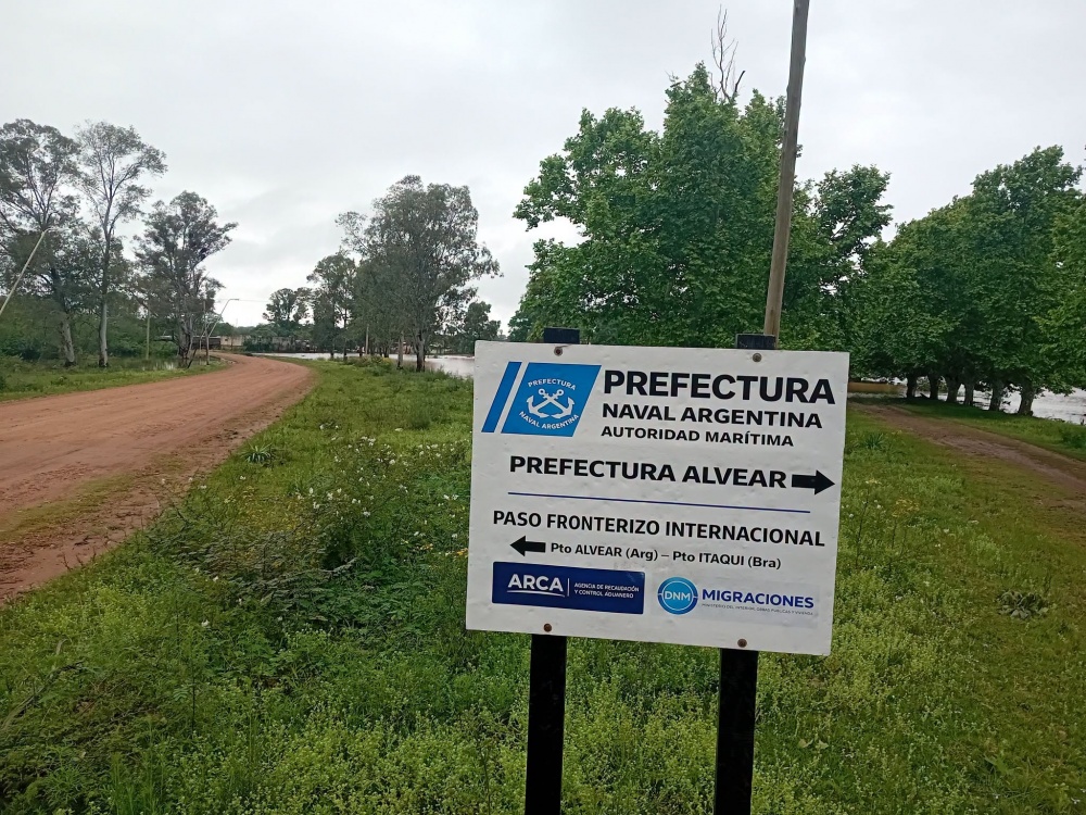 Frontera: el río Uruguay comenzó a bajar y habilitaron el paso entre Alvear e Itaquí