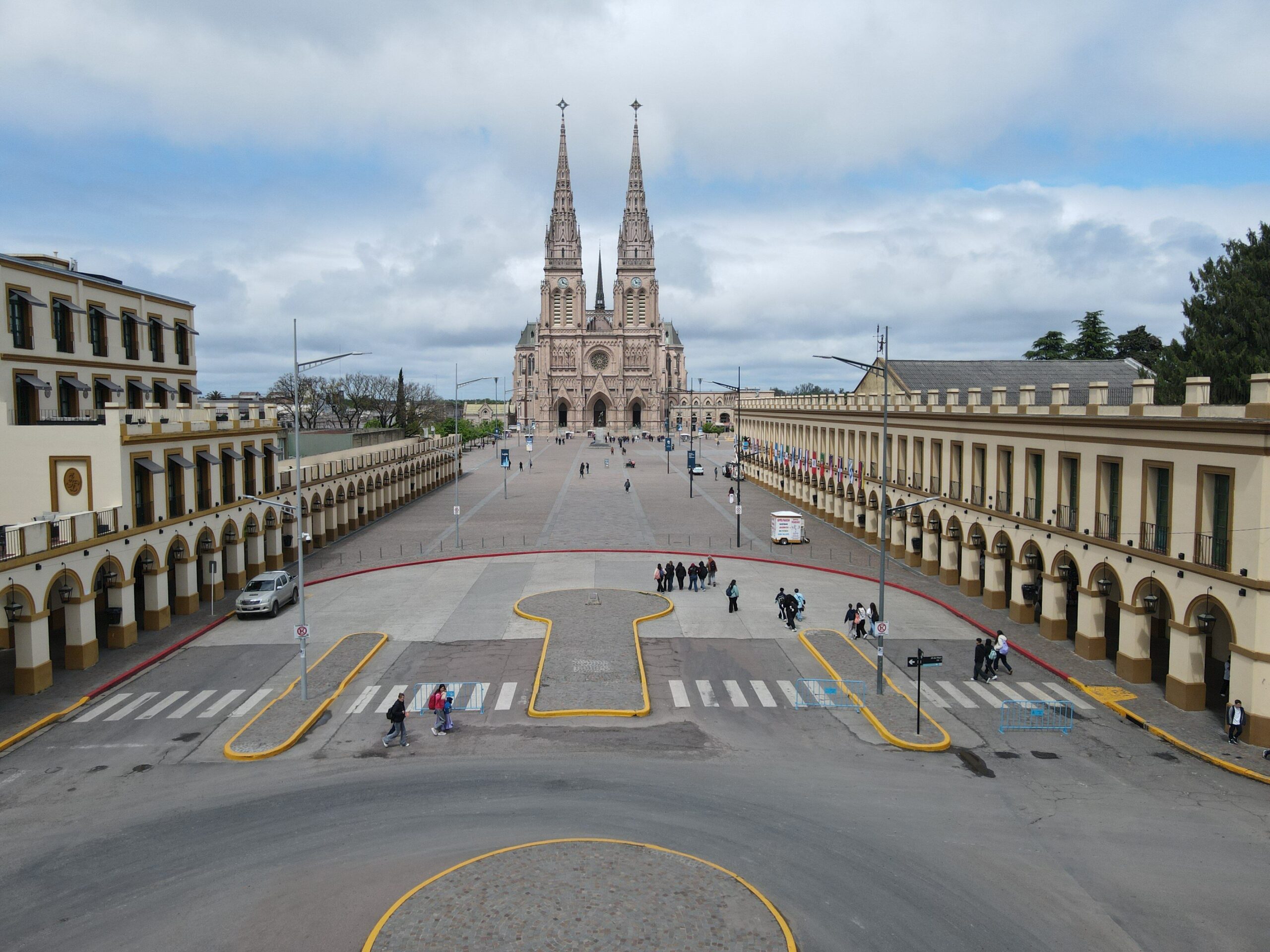 Fuerte suba de precios y baja disponibilidad de alojamientos por la visita del Papa a la Argentina