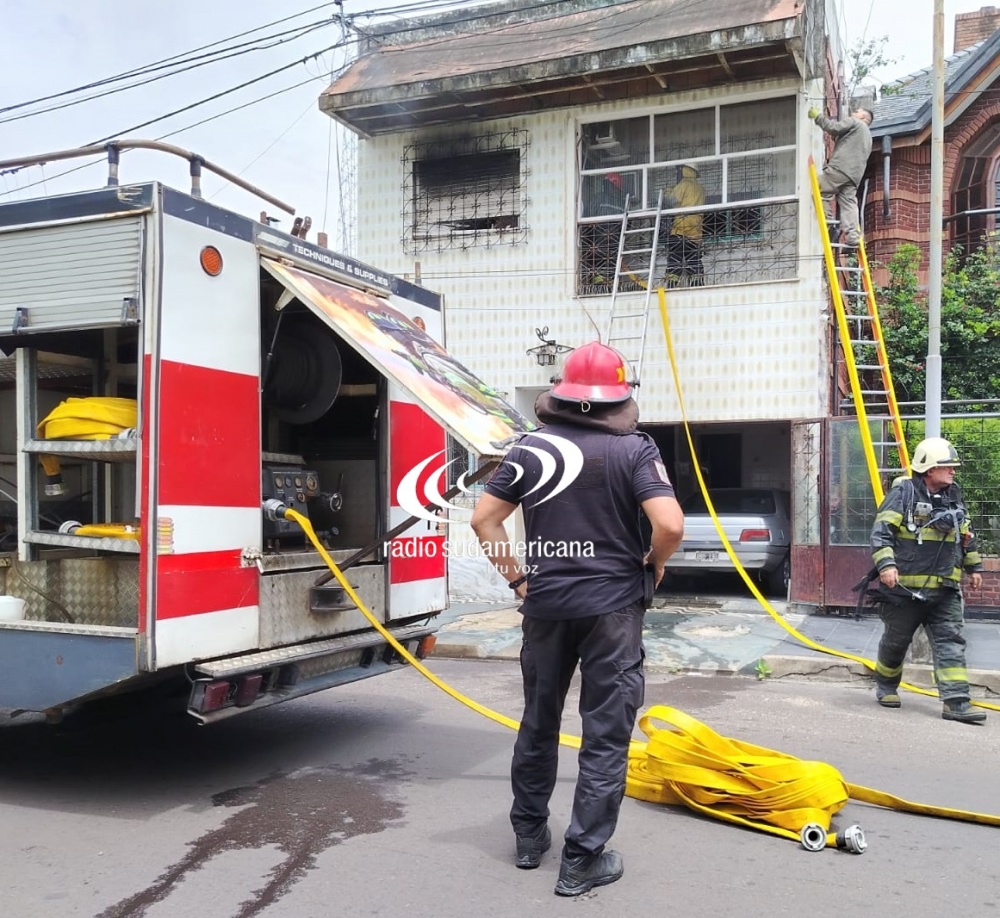 Incendio en una casa del barrio Camba Cuá por un cortocircuito