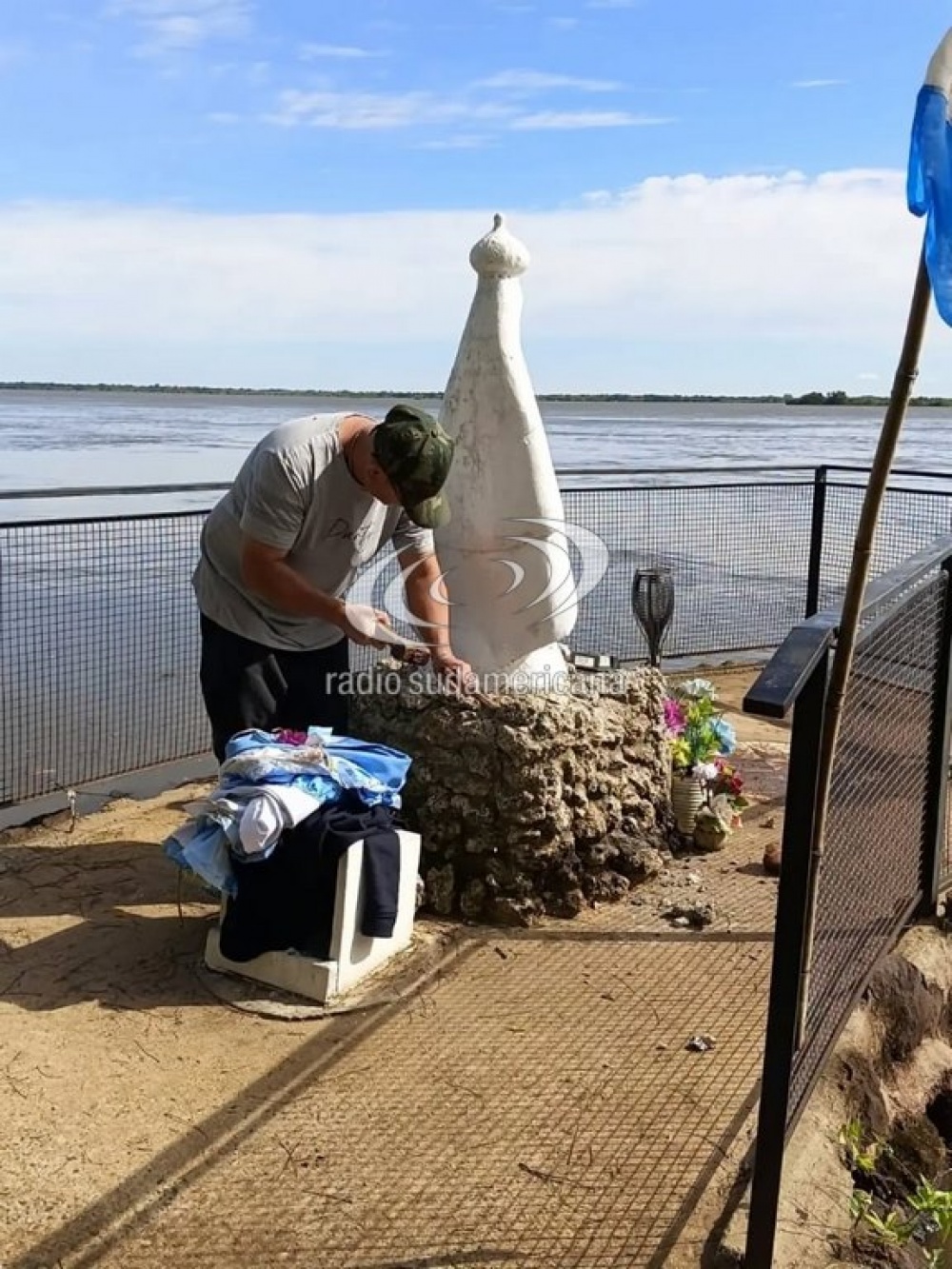 Itatí: retiraron de forma preventiva la imagen de la Virgen Blanca por la crecida del río