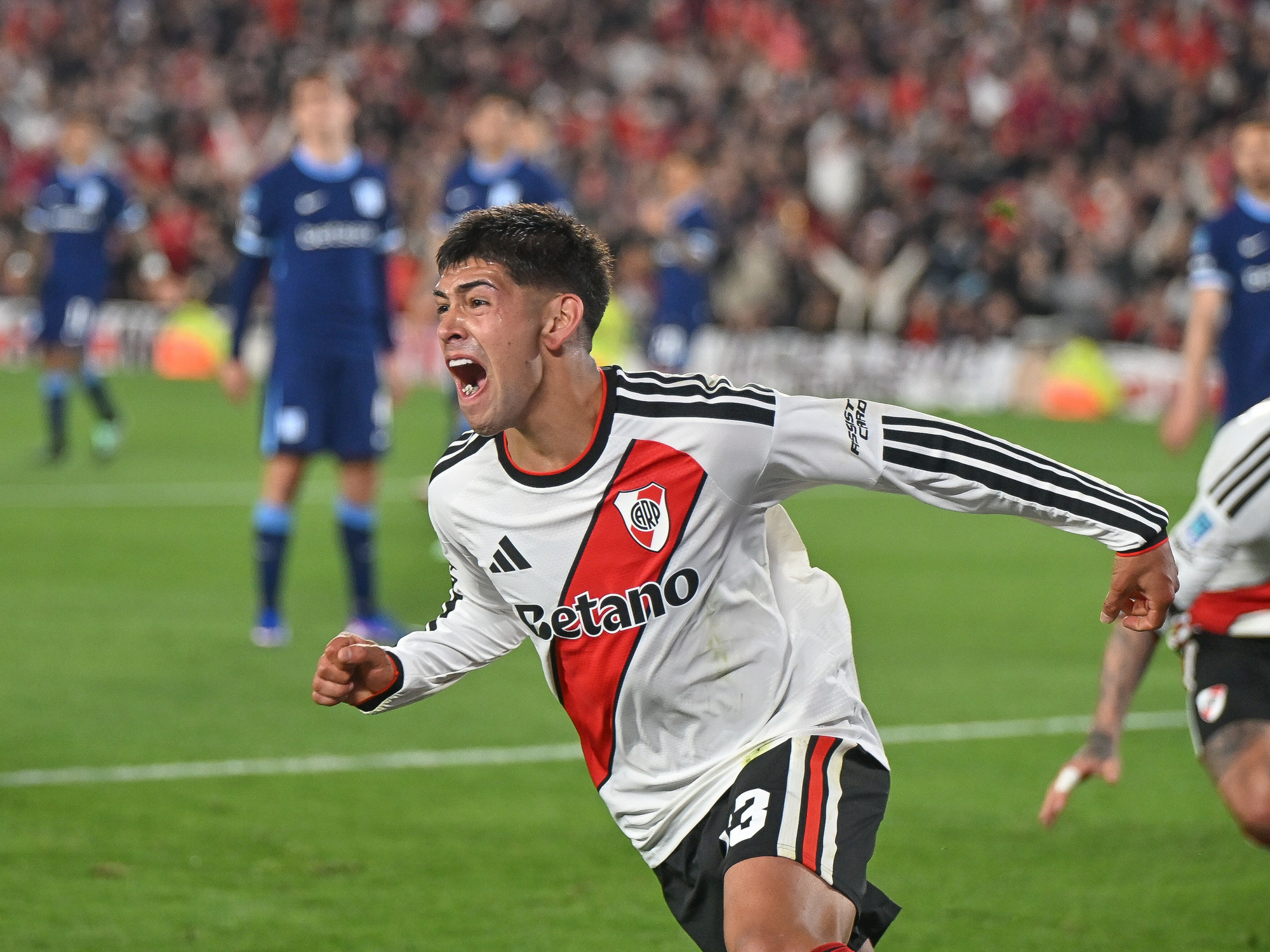 La alegría de Lautaro Rivero tras su gol agónico en el triunfo de River ante Racing