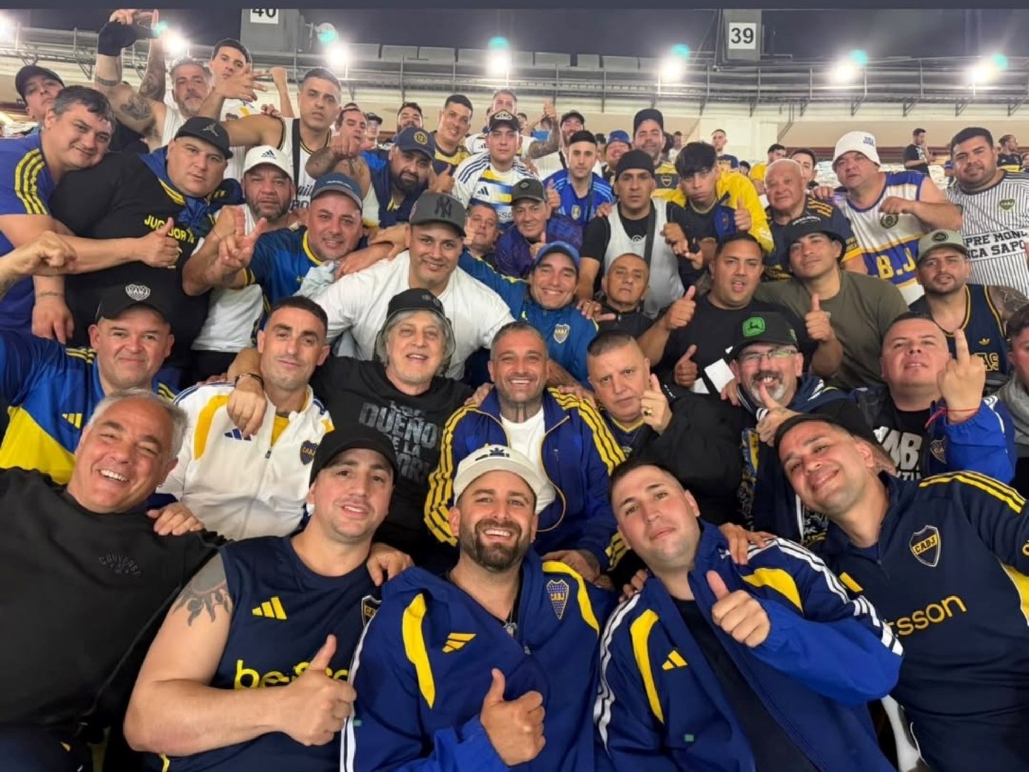 La barra brava de Boca dijo presente en el estadio Maracaná para el partido en Brasil