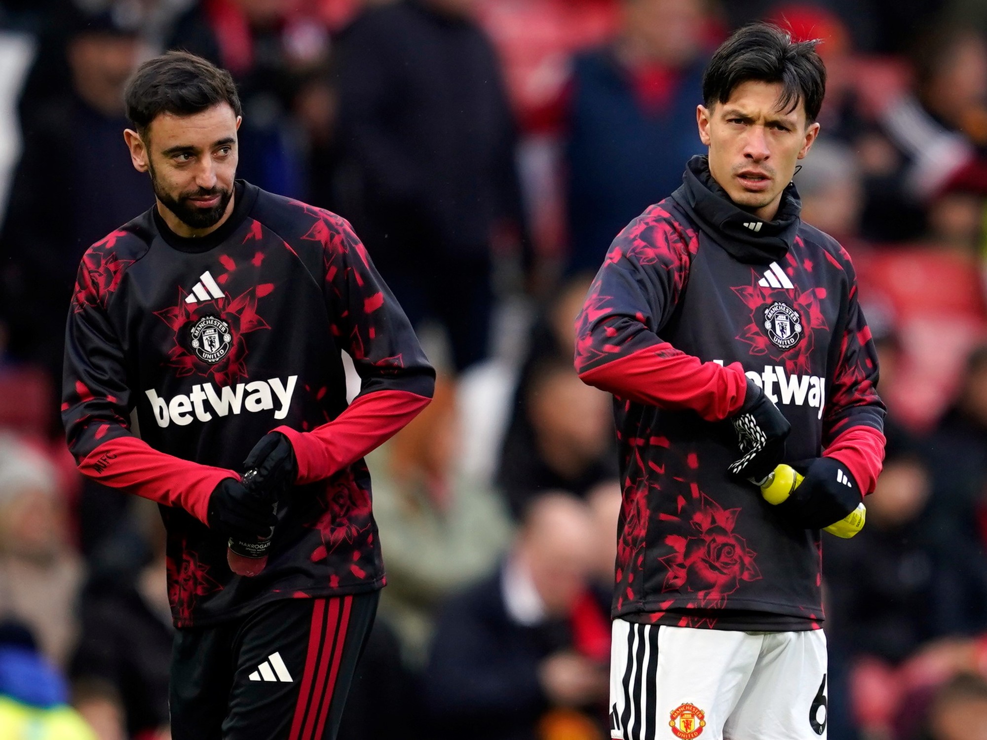 Lisandro Martínez volvió a ser convocado en el Manchester United tras su lesión