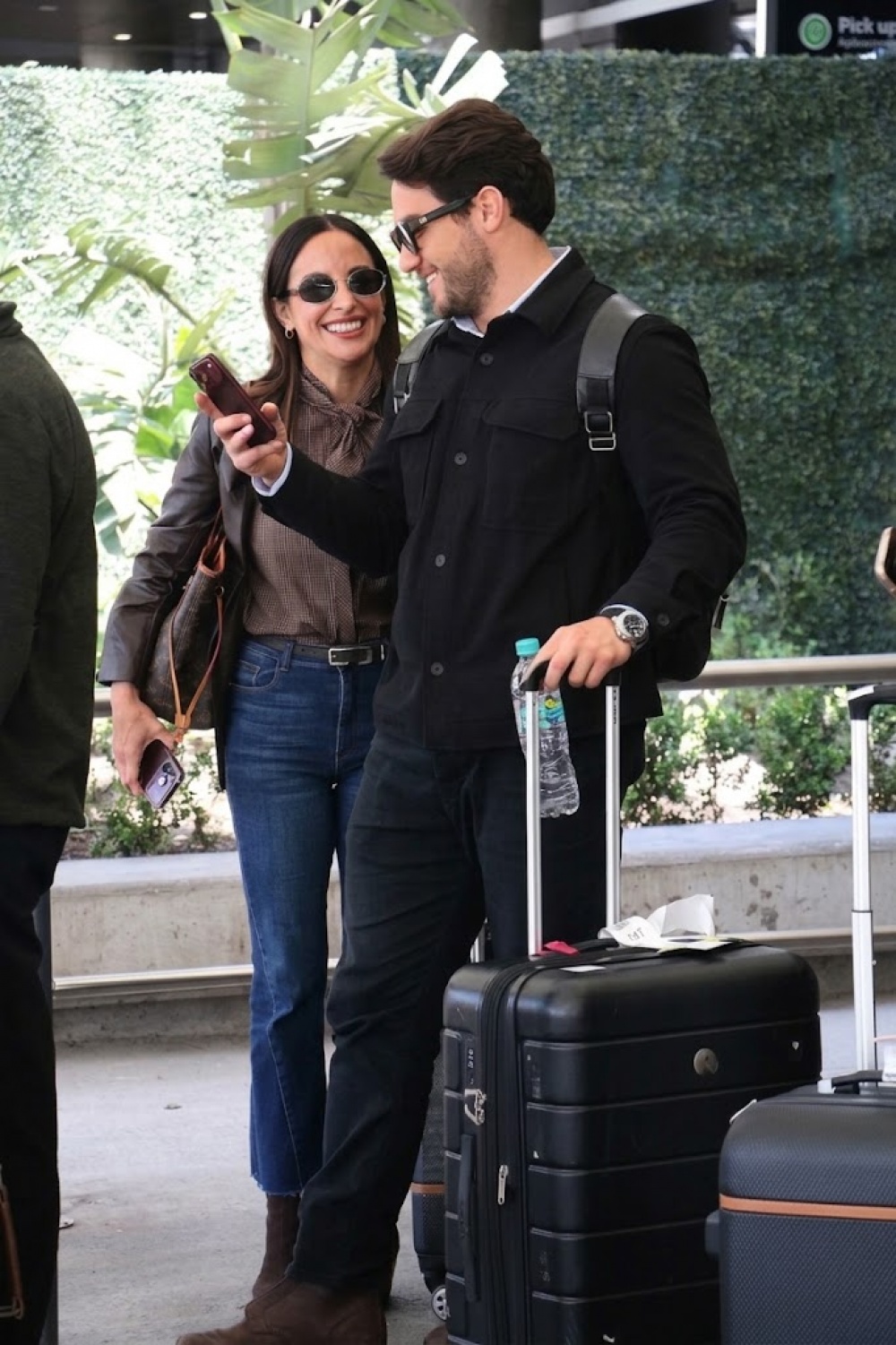 Lourdes Sánchez y Francisco Liotta llegaron a Buenos Aires en su primera aparición pública juntos