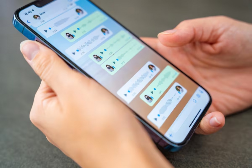 Nueva función de WhatsApp para pasar audios de voz a texto