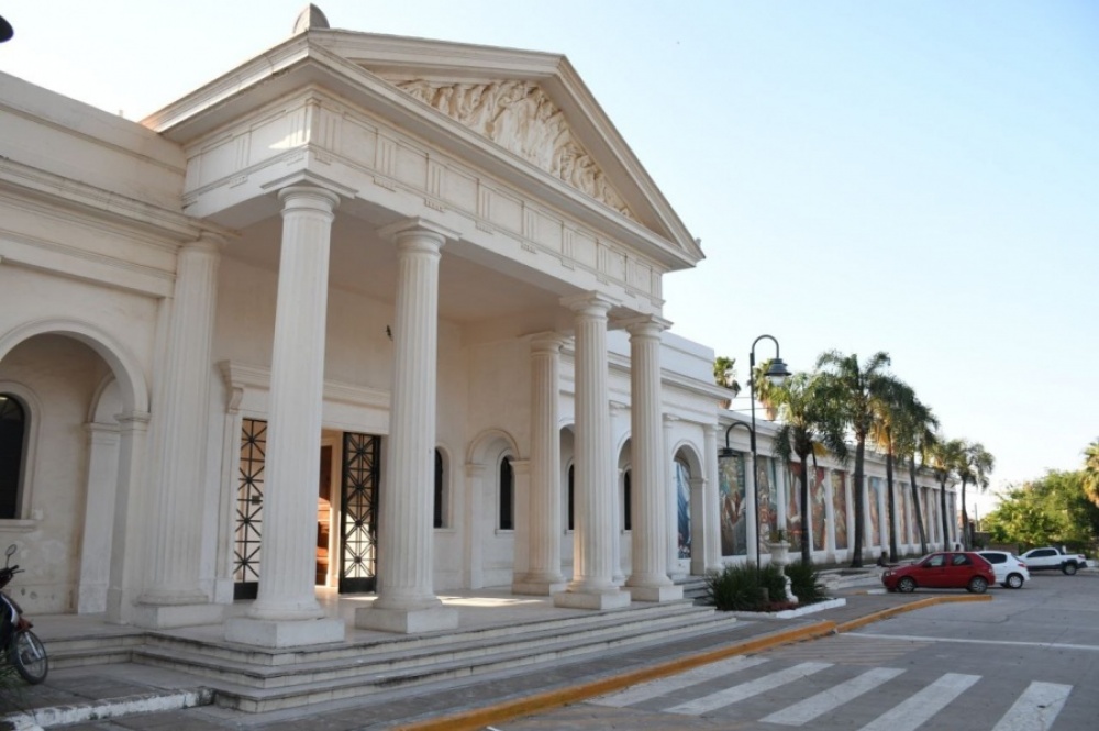 Operativos de tránsito y horarios especiales en los cementerios de Corrientes por el Día de la Madre