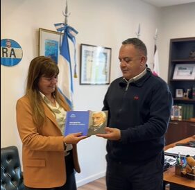 Otorgan diploma de honor a la senadora correntina Gabriela Valenzuela en el Congreso