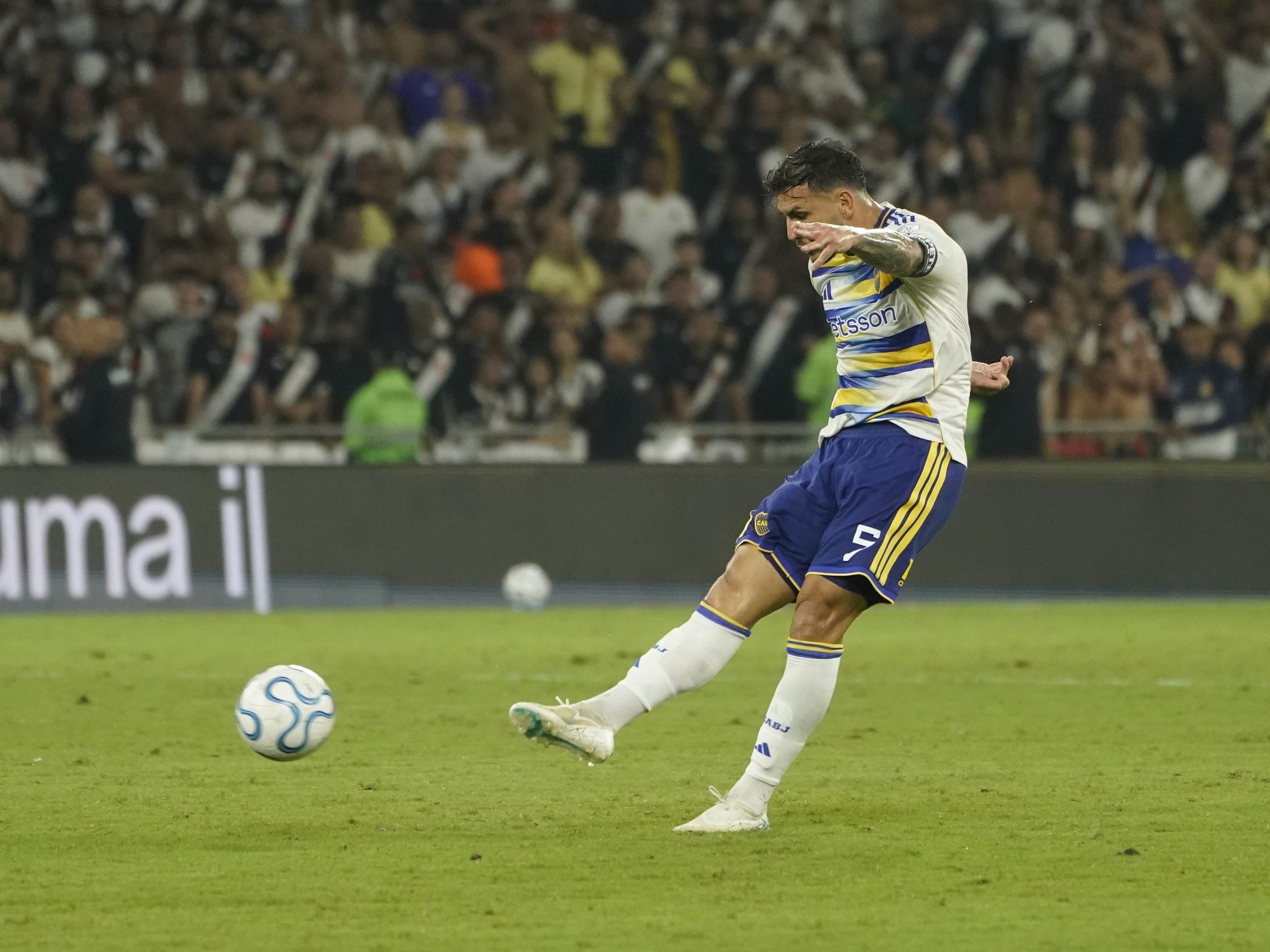 Paredes volvió de su lesión, marcó un golazo y metió a Boca en la final de la Copa Sudamericana