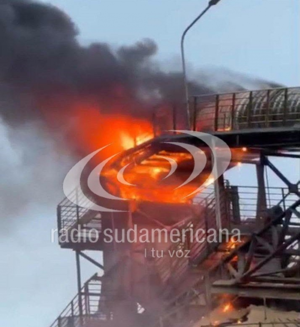 Principio de incendio controlado en la fábrica Acon Timber