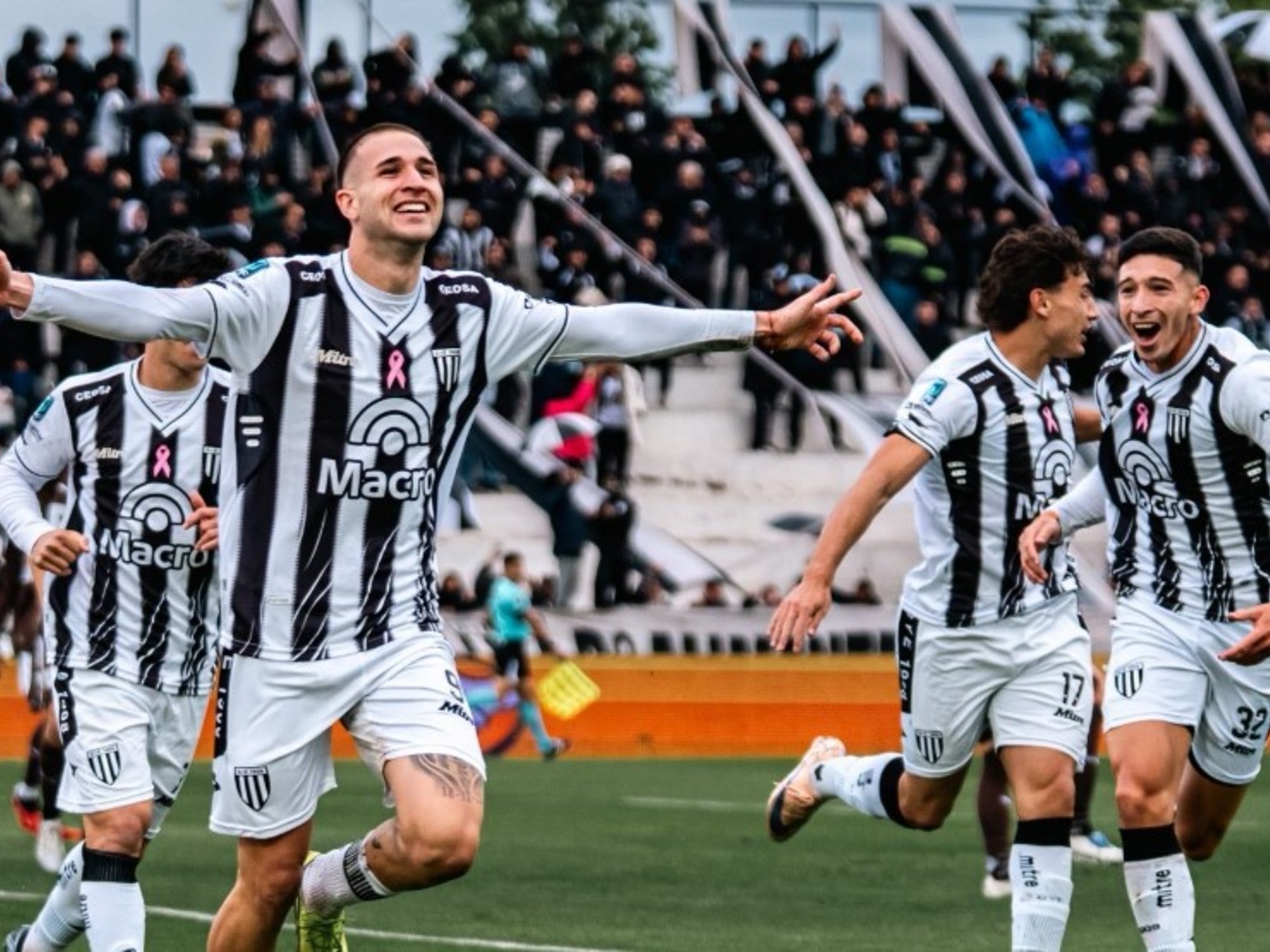 Quién es el delantero revelación que lidera la tabla de goleadores del torneo