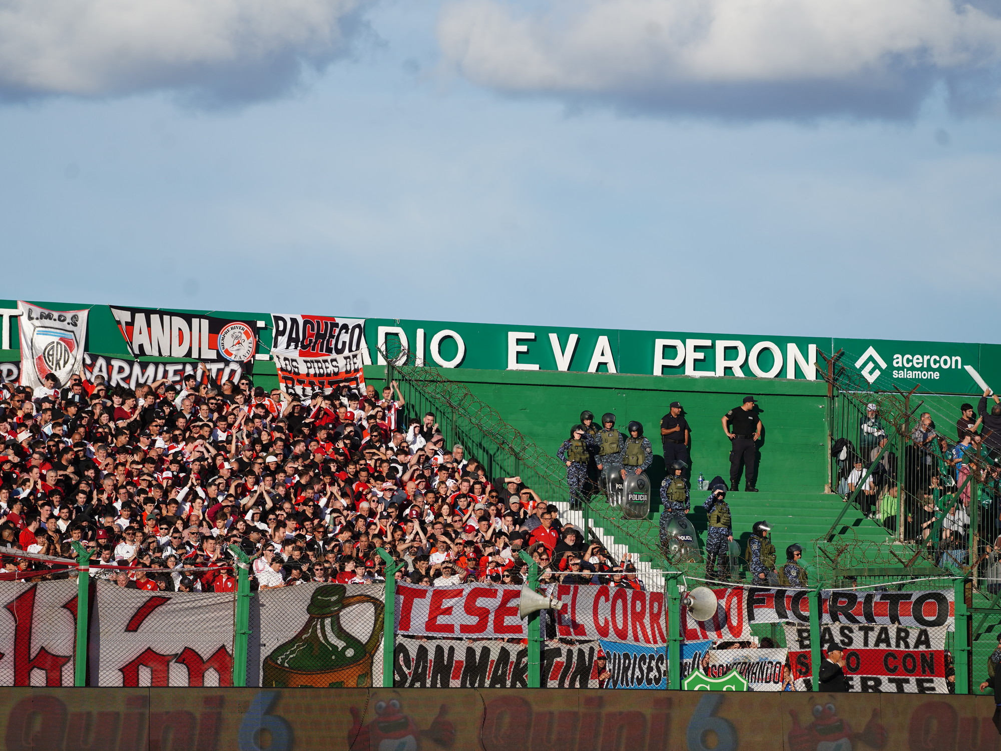 Sancionaron a Sarmiento a jugar a puertas cerradas tras los incidentes frente a River