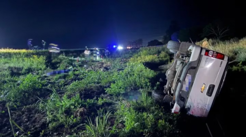 Tragedia en la Ruta 11: murieron una pareja y su bebé tras chocar en moto contra una camioneta